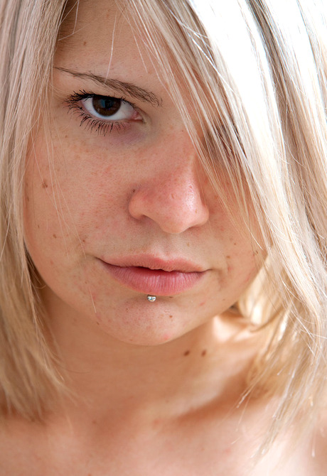 Aimee Peels Off Her Panties - 7 of 16