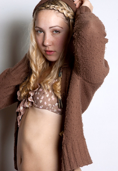 Erotic Pics Of Aussie Rachel - 3 of 15