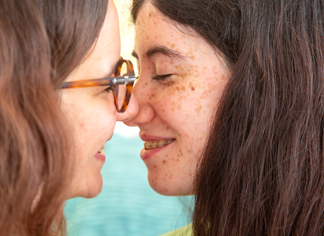 Lesbian teens Elysa and Lucia M fingering and licking pussy