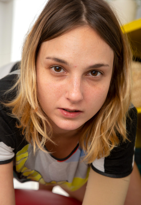 Naughty amateur teen Ophelia D looking cute spreading legs in bed - 4 of 16