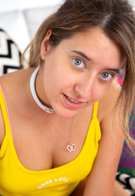 Cute amateur teen Pilar teasing in jean shorts and fingering pussy - 2 of 16