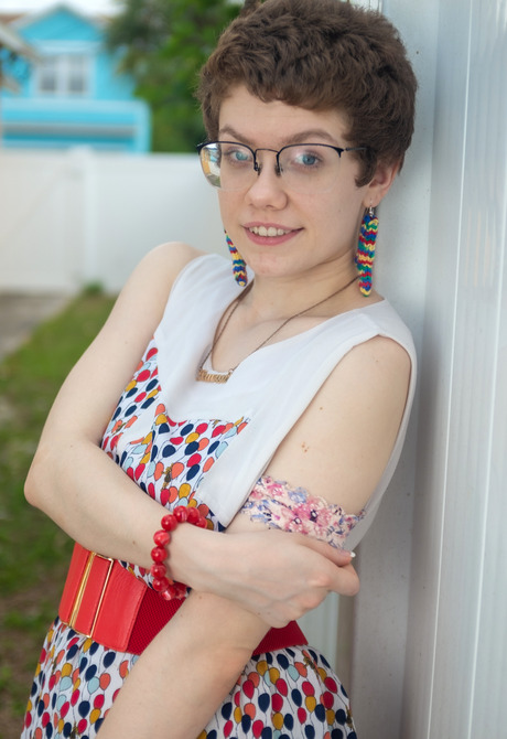 Short haired amateur Morgan K sharing big breasts and toying pussy - 3 of 16